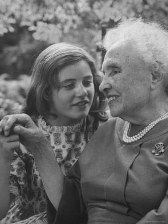 Patty Duke with Hellen Keller