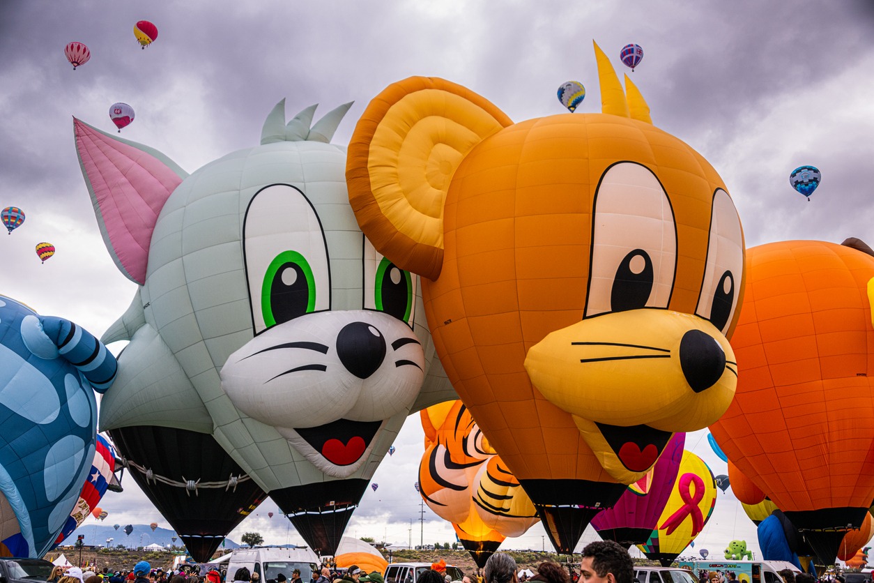 Tom & Jerry hot air balloons