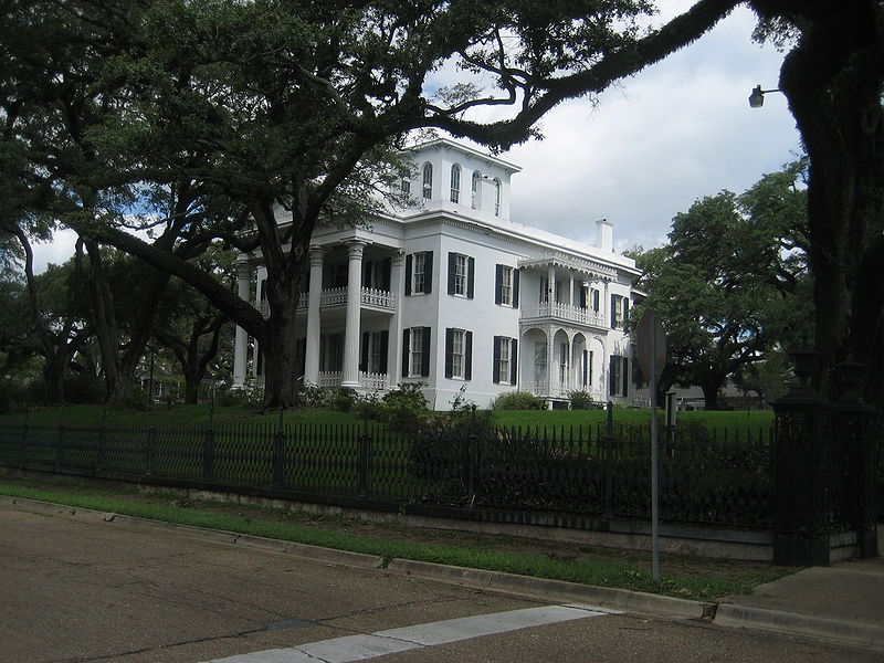  outside view of the white Stanton Hall image