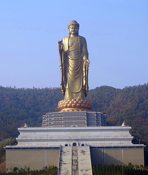 A statue of the Spring Temple Buddha in Central Plains, Henan
