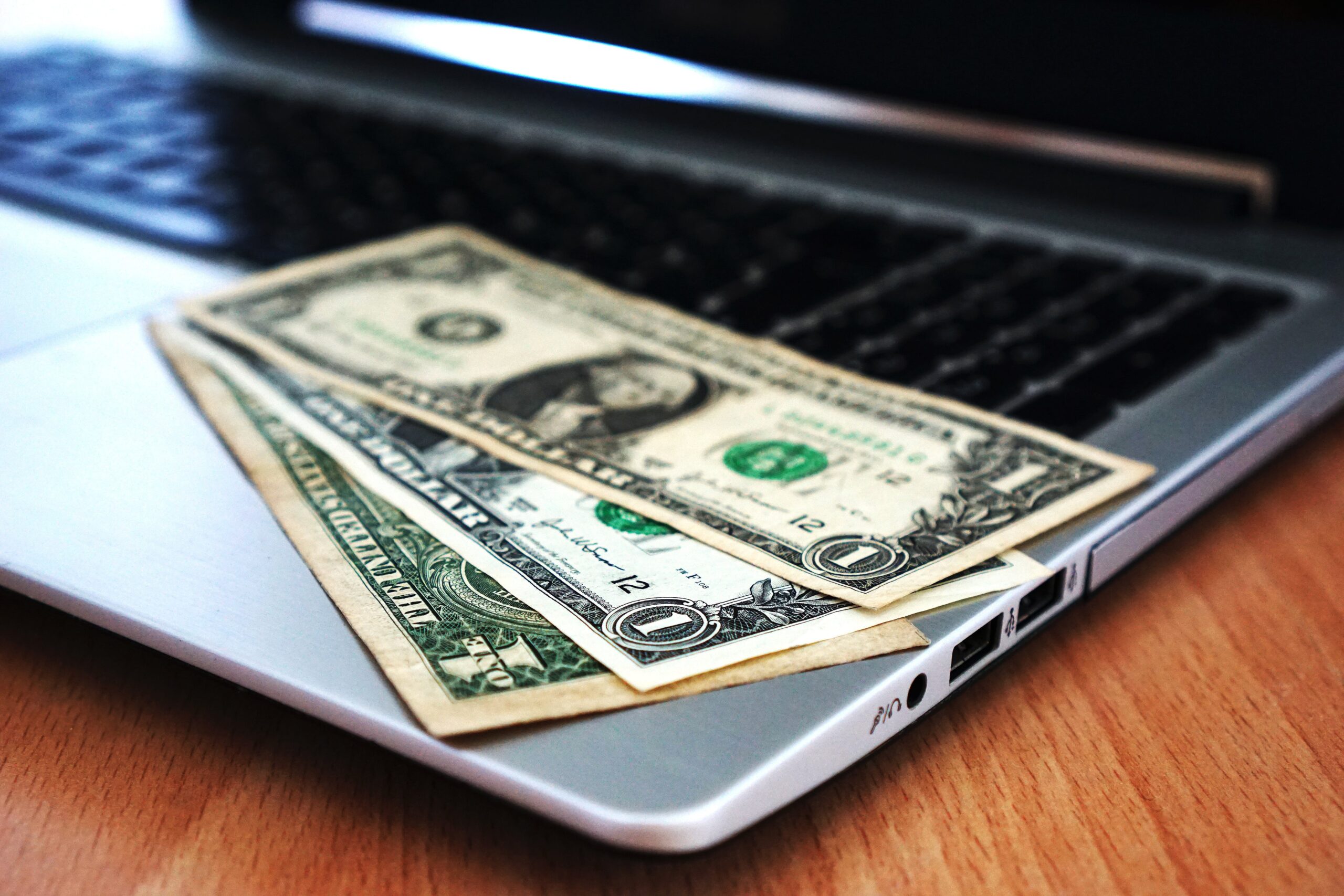 7 Great Websites That Help You Earn Money from Home
