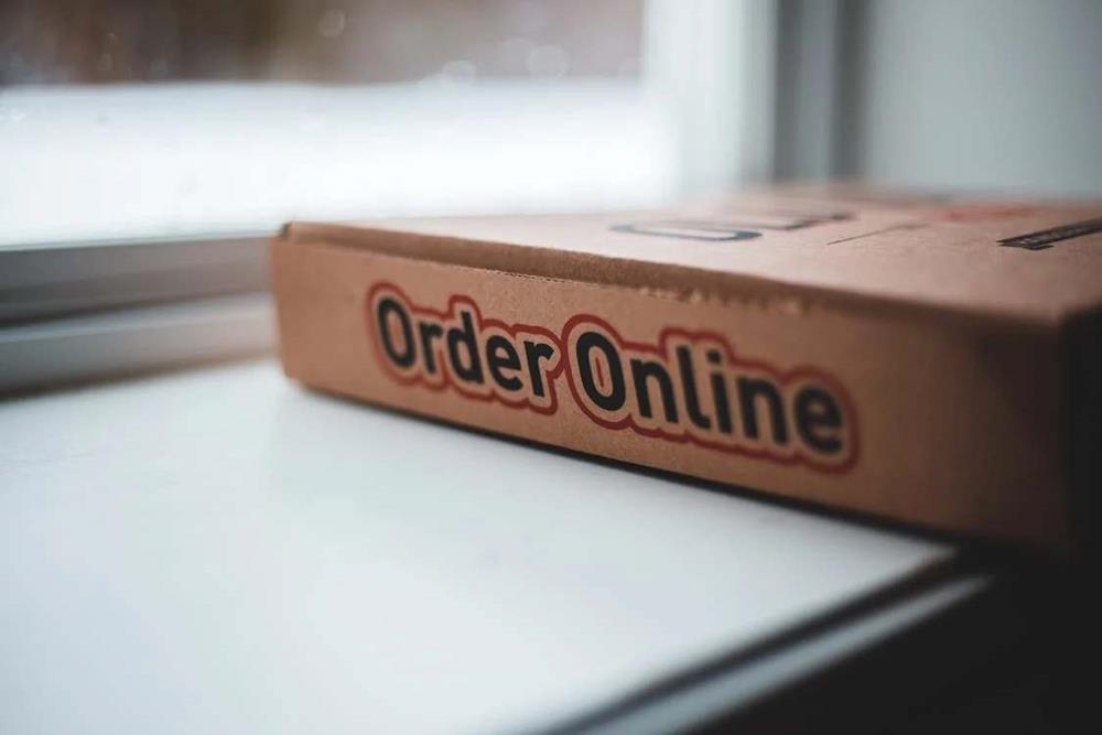 Order online logo on a delivery box