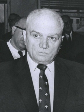 picture of Cus D’Amato wearing a suit image