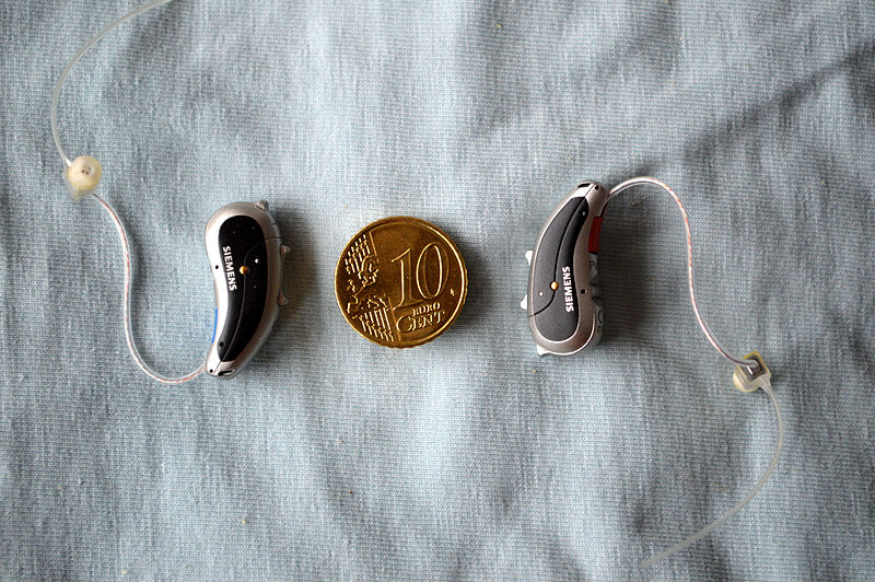 Receiver-in-the-canal hearing aids image