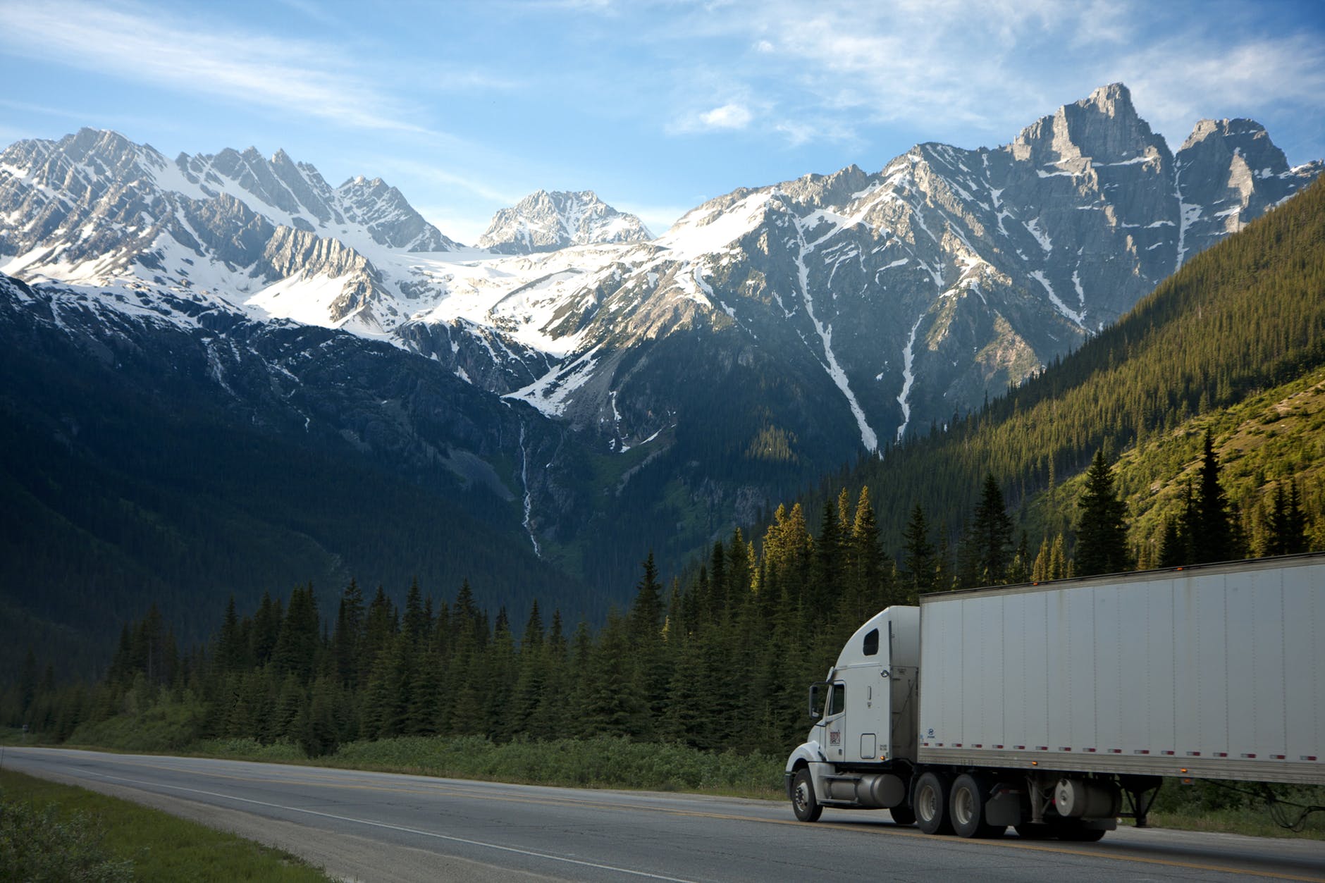 A Simple Cross-Country Moving Checklist To Make Your Next Move Easier