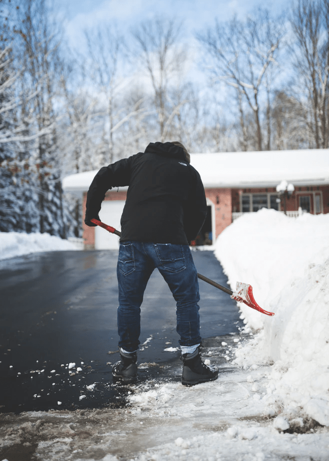3 Essential Equipment Used for Cleaning Driveways