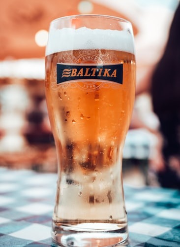a glass of Baltika beer