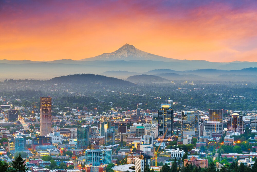 Portland, Oregon, USA downtown skyline