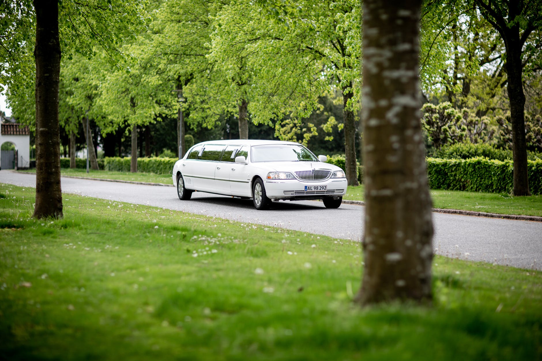 7 Reasons To Arrive At A Meeting With A Business Limousine