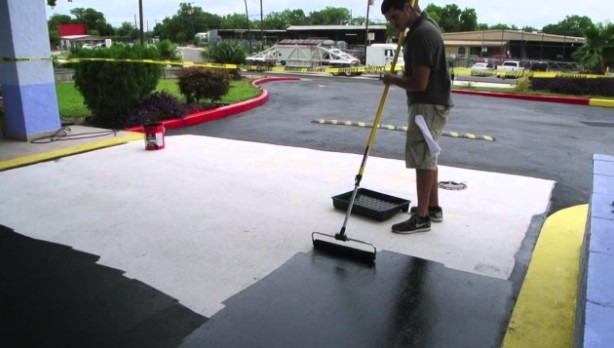 Как чистить и обслуживать герметичные бетонные полы?