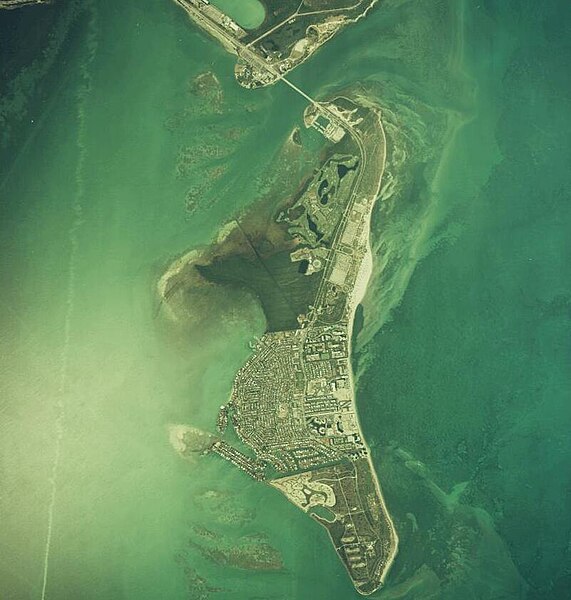 Aerial view of Key Biscayne, 1999