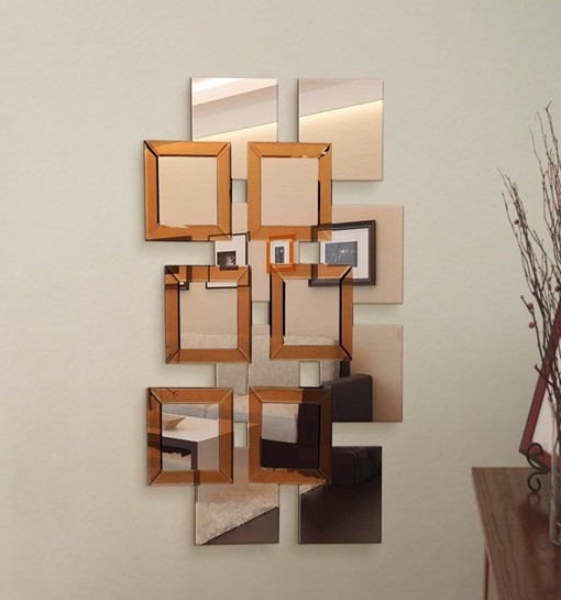 Decorative mirror: Ideal for Dining room/drawing room