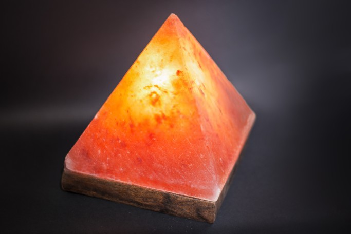 Which is more effective: natural salt lamps or decorative salt lamps?
