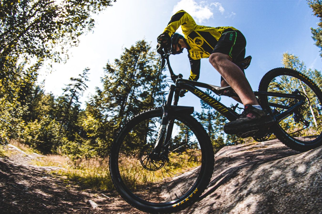 6 Essential Accessories for Your Mountain Bike Holiday