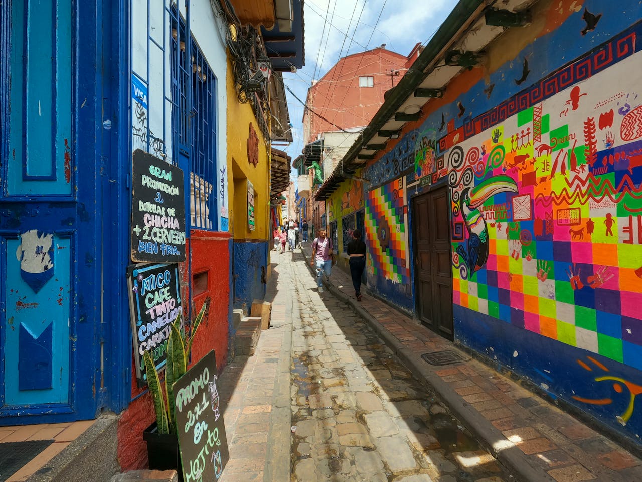 Narrow alley in Bogota