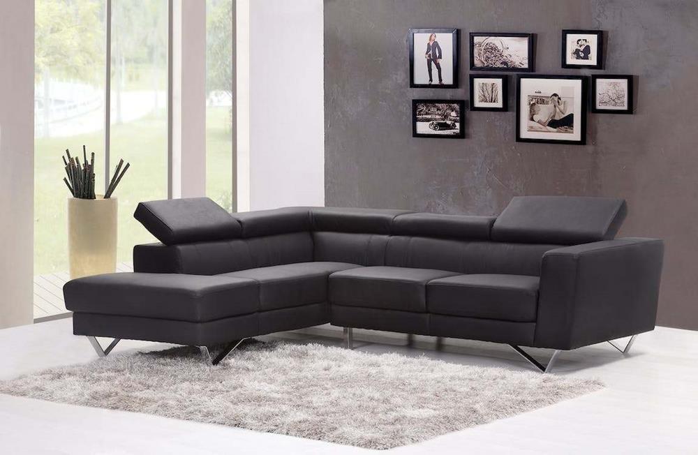Sectional sofa in black