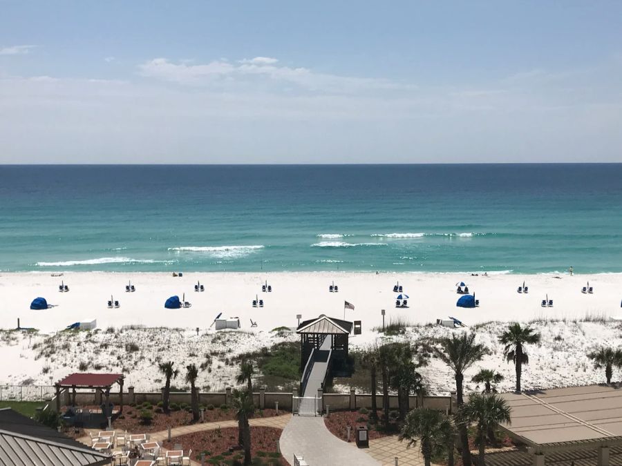 6 Reasons to Visit the Emerald Coast