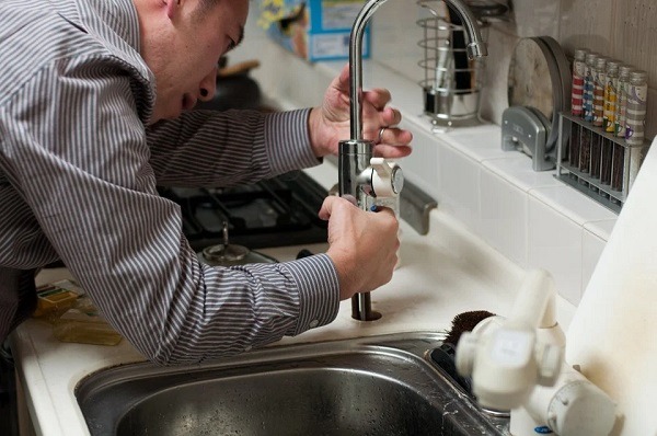 Clogged or Slow Running Sink Drain? Here are 5 Things that You can Do
