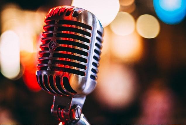 Choosing the Old-Style Microphone for Creating Your Podcasts