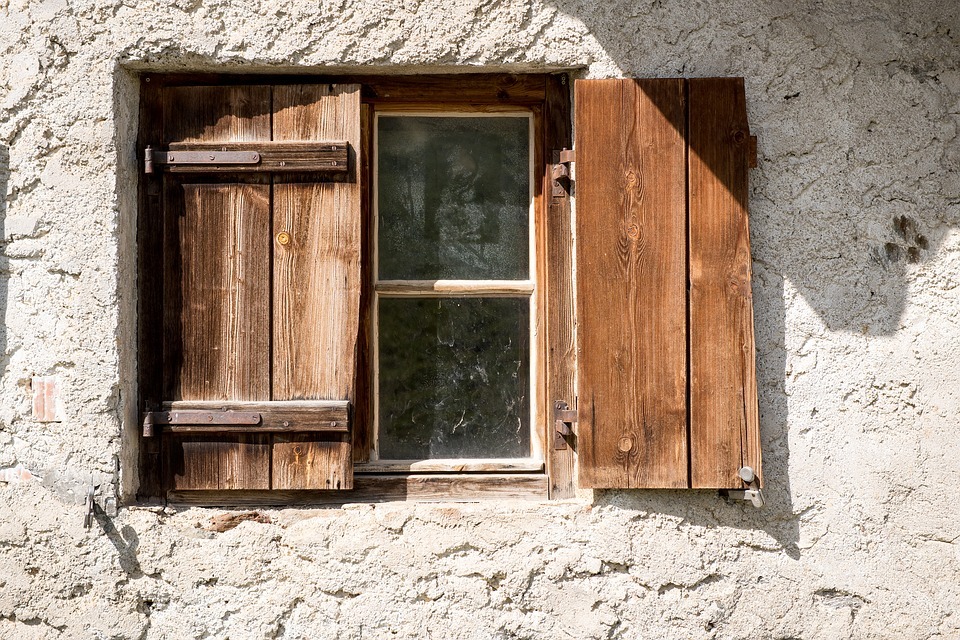 How to Repair Shutter of A Wooden Window