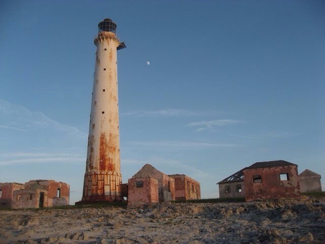 Abandoned lighthouse on Great Isaac Cay