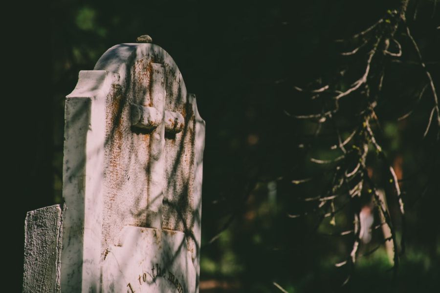 An Informative Guide To Choosing A Headstone
