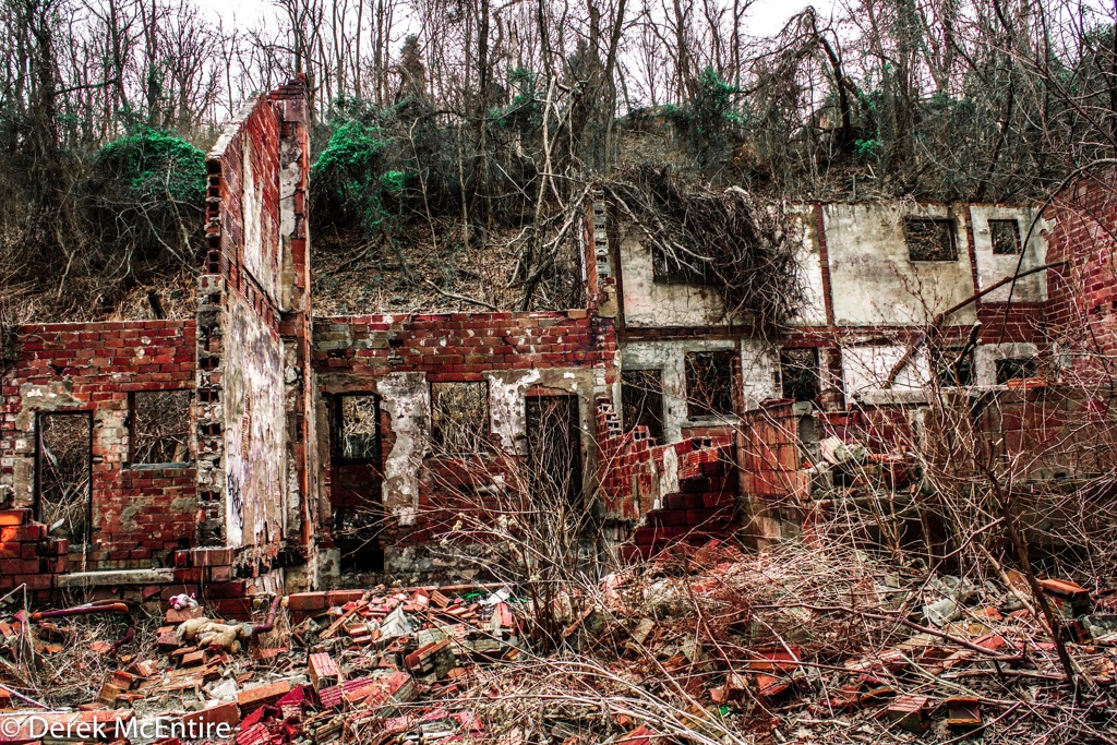 Lincoln Way is an abandoned neighborhood in Clairton