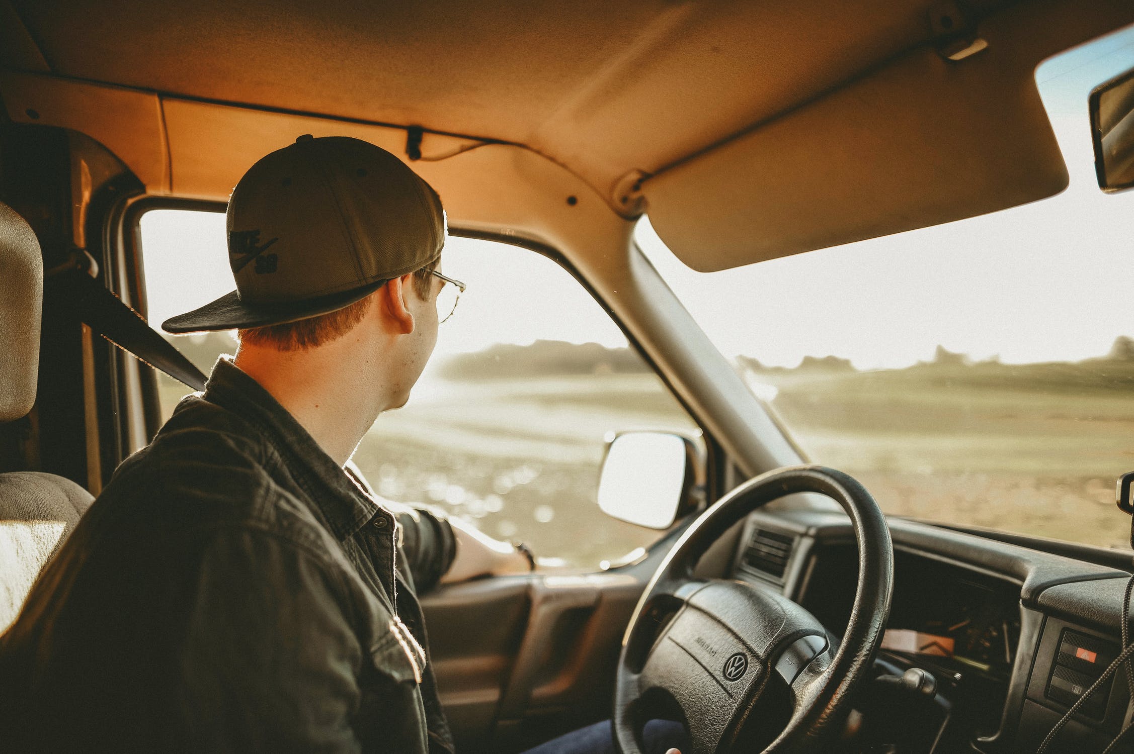 Michael Bilokonsky Highlights 4 Ways Truck Drivers Can Enjoy the Holidays on the Road