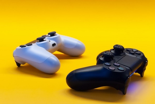 PS4 controllers that can be used to play Destiny 2