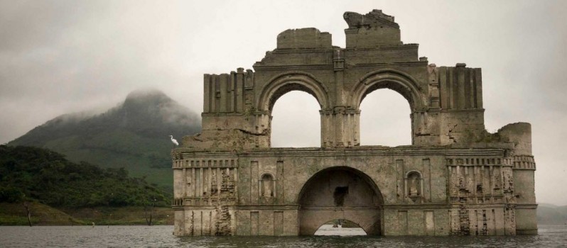 Drought in Mexico Reveals Ruins of Beautiful 16th Century Church