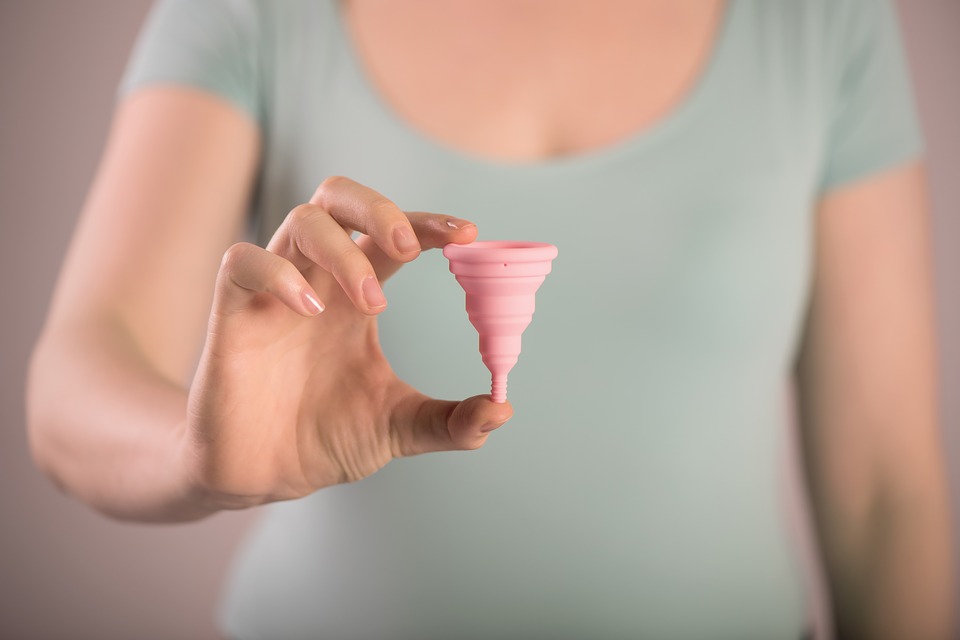 5 Reasons To Use Menstrual Cups Instead Of Sanitary Pads