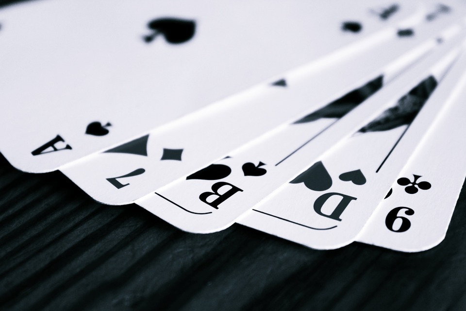 Rummy Playing Tricks You Should Be Aware Of