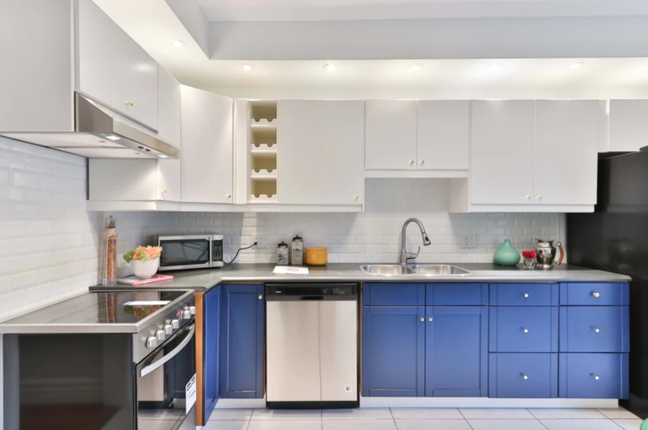 4 Reasons Why You Should Hire a Company for Kitchen Cabinets
