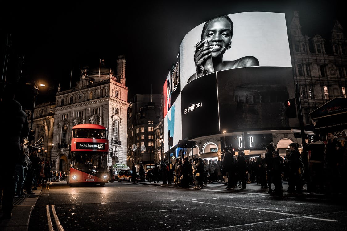 6 Benefits of Investing in LED Screen Advertising for Your Business