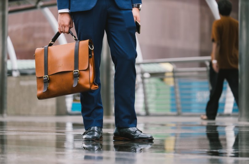 6 Reasons To Travel With A Leather Briefcase