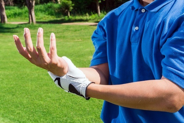 Causes of Wrist Injuries while Playing Golf