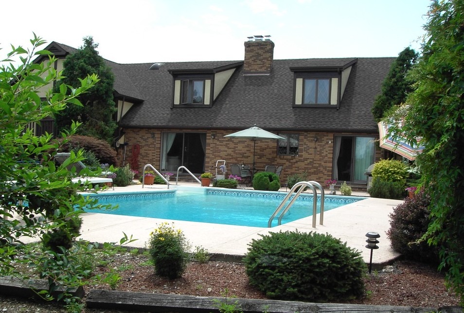Does an Above Ground Pool Increase or Decrease Your Home Value