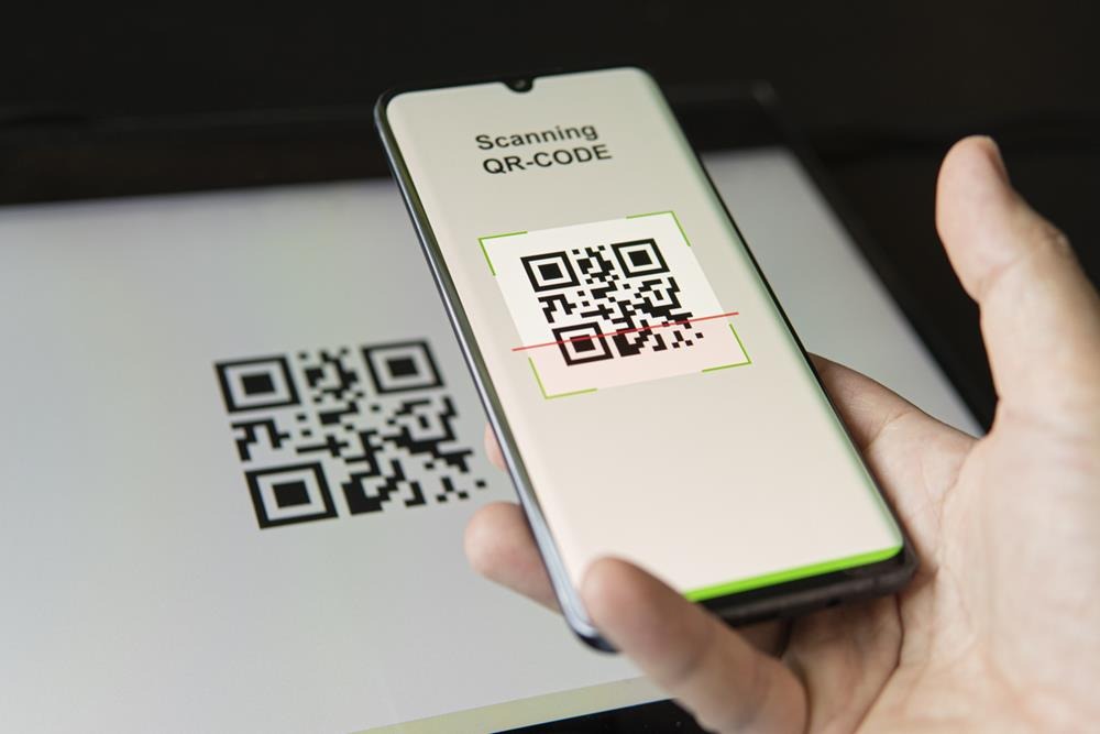 Scanning QR code on a mobile phone