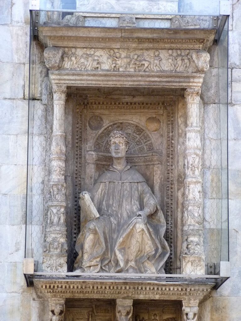 statue of Pliny