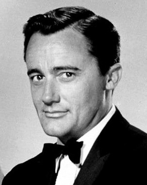 Robert Vaughn in a 1964 press photo for the series The Man from U.N.C.L.E.