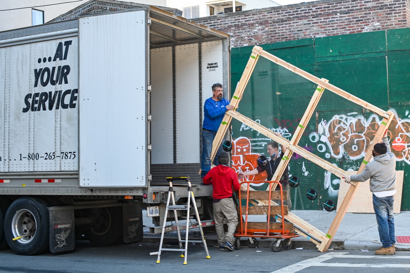 Tips for Hiring the Best Movers for a faster and easy Moving