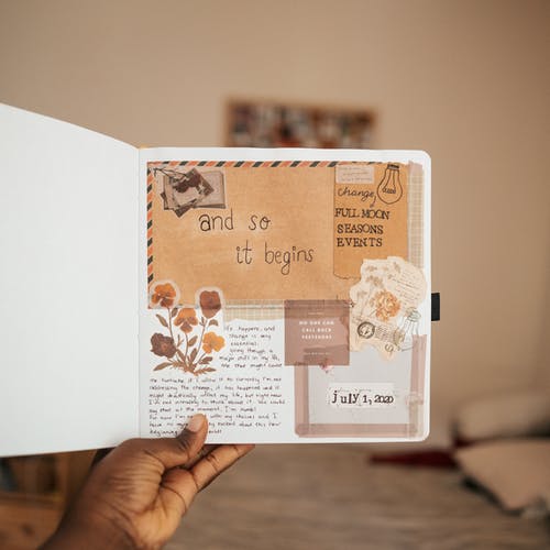 5 ideas for scrapbooking project with small decorative buttons