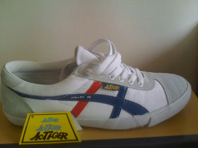 Classic 70s Onitsuka volleyball trainer. AcTiger Volley 55