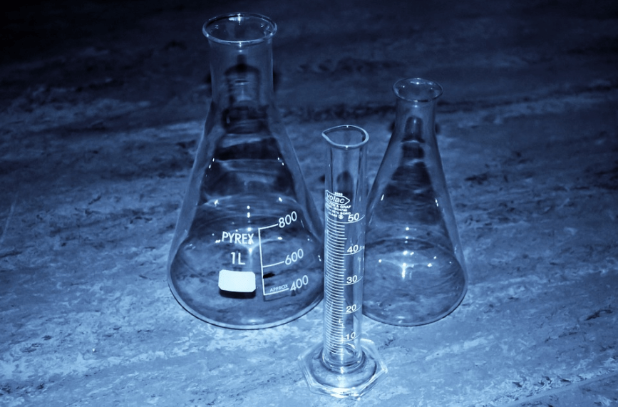 Pyrex flasks, test tube