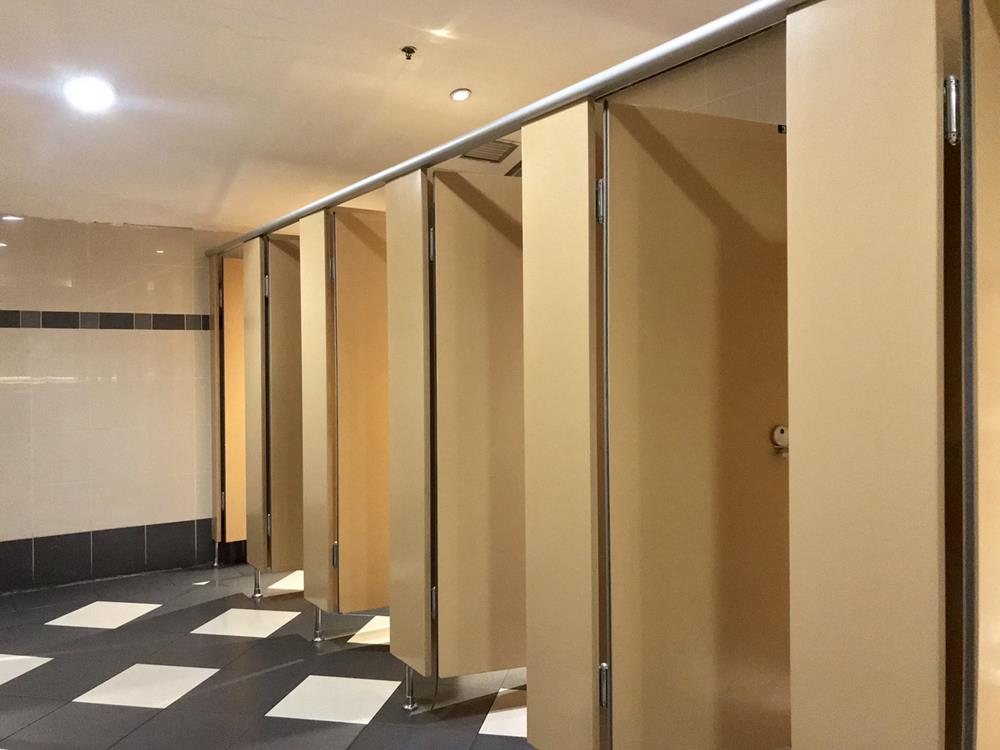 Clean bathroom partitions