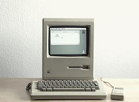 Apple Macintosh 128K (1983)