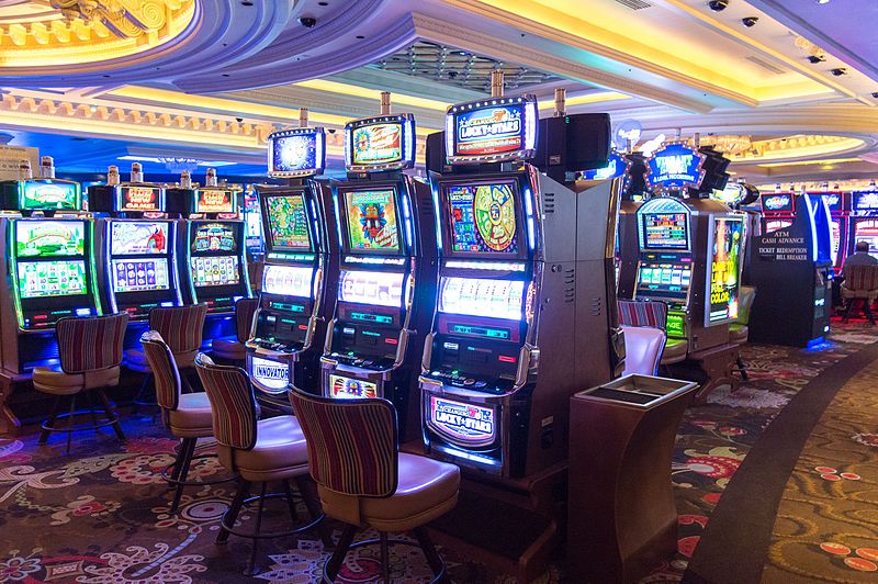 There are difference between traditional and online slot machine