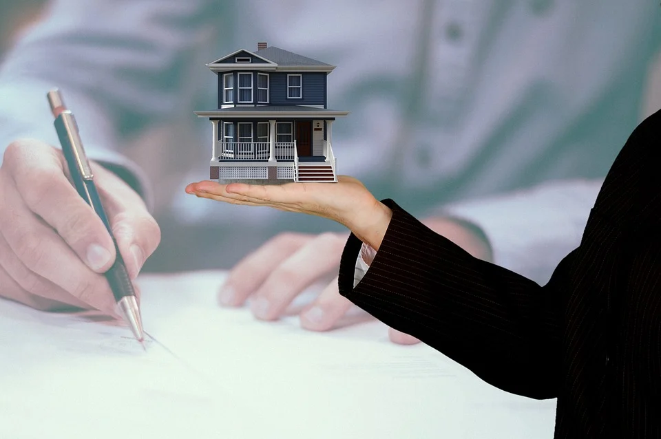 The Risks & Potential Rewards Of Buying A House At Auction