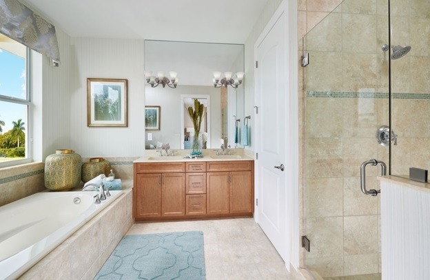 The best way to decorate a large bathroom