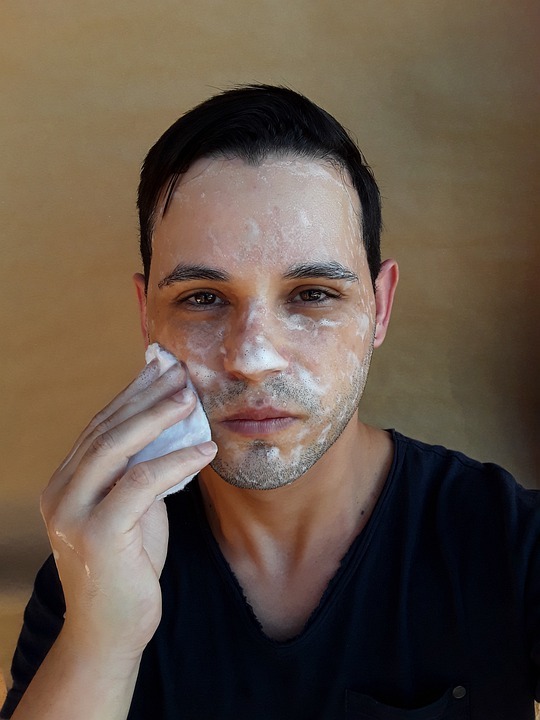 What is the best face wash for men with oily skin